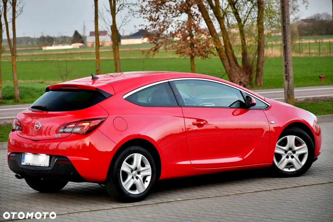 Opel Astra III GTC 1.6 T Cosmo - 18
