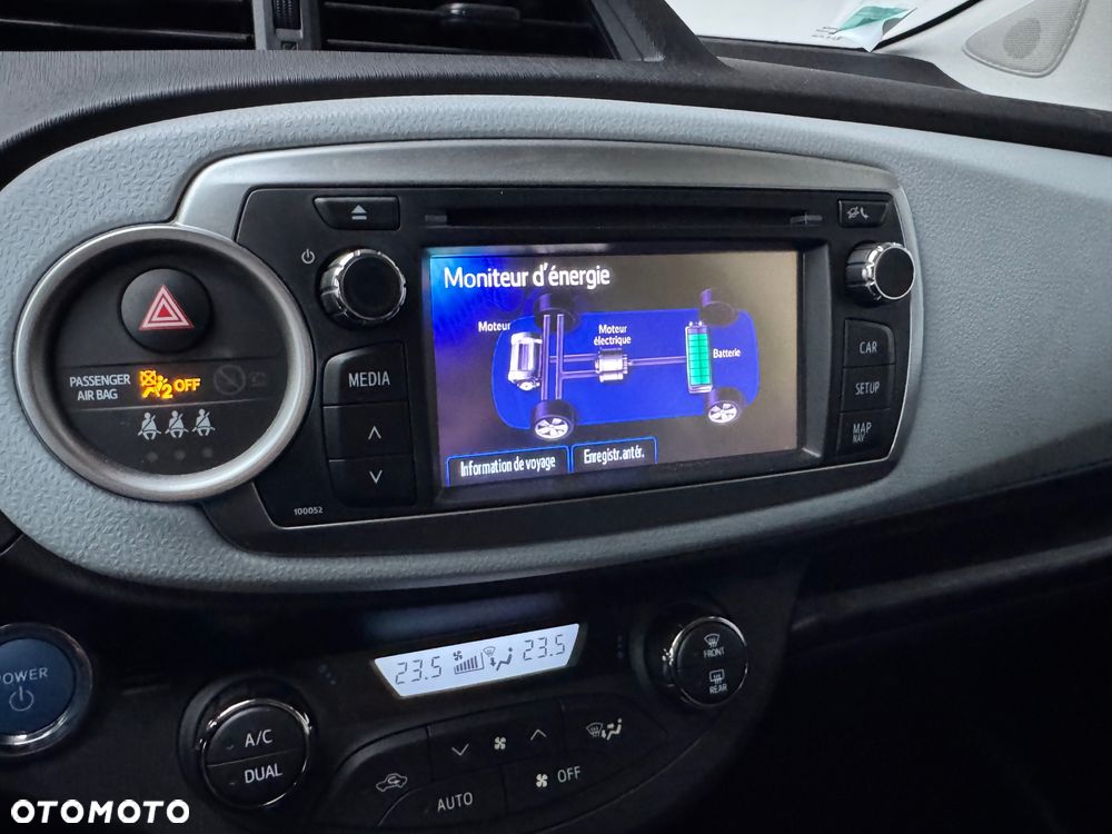 Toyota Yaris Hybrid 100 Premium - 15