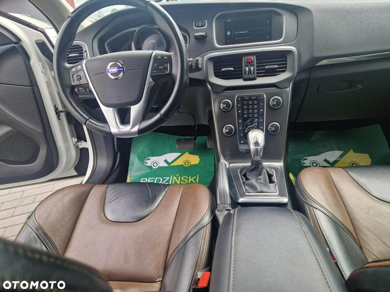 Volvo V40 Cross Country - 17