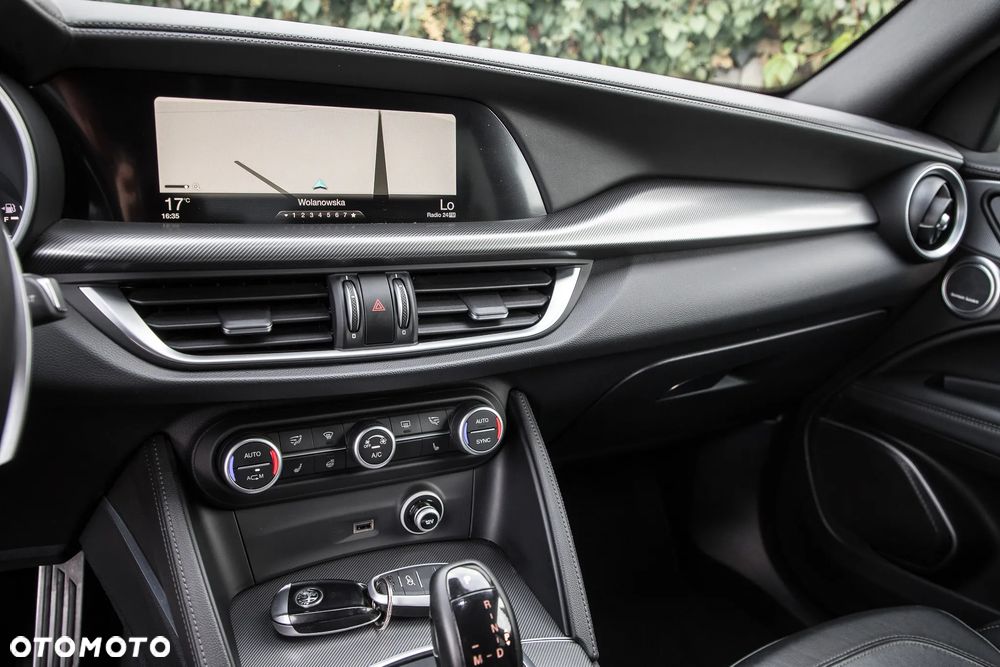 Alfa Romeo Stelvio 2.0 Turbo 16V AT8-Q4 Super - 23