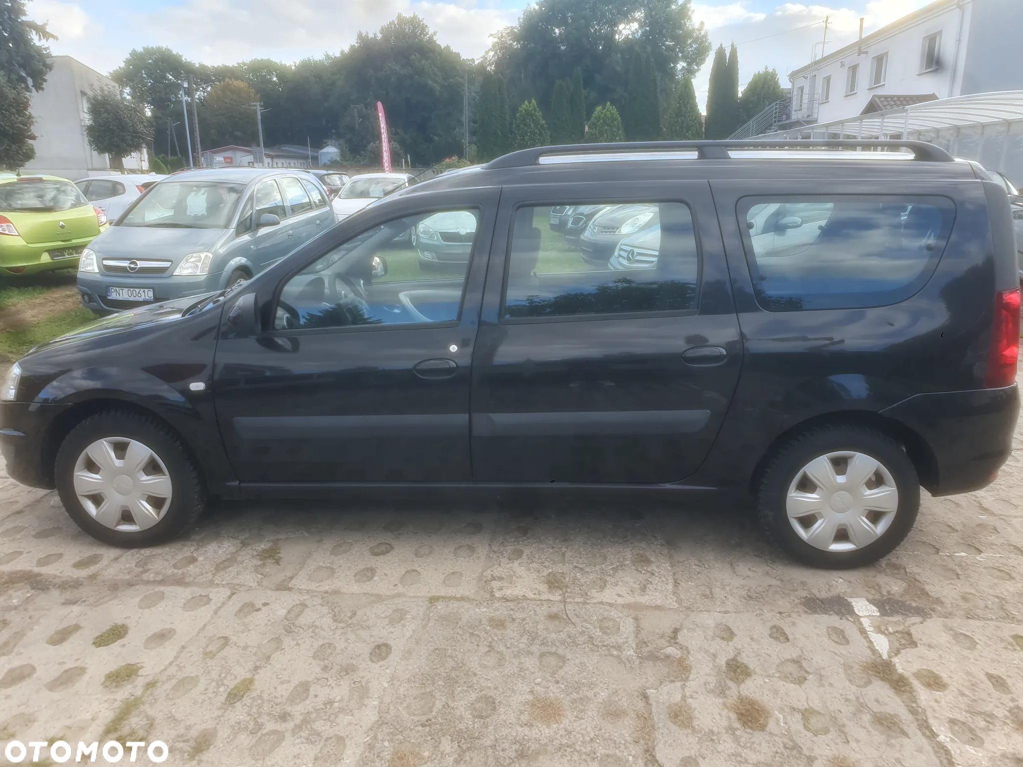 Dacia Logan MCV 1.6 16V Hi-Flex - 10