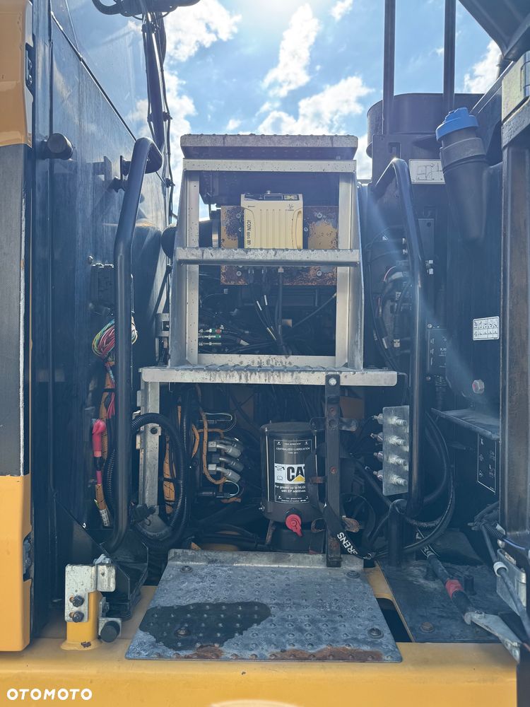 Caterpillar CAT M318F - 31