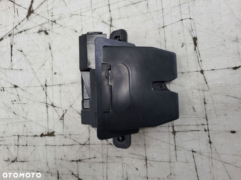 zamek klapy bagażnika tył tylny ford fiesta mk7 b-max 12- - 2