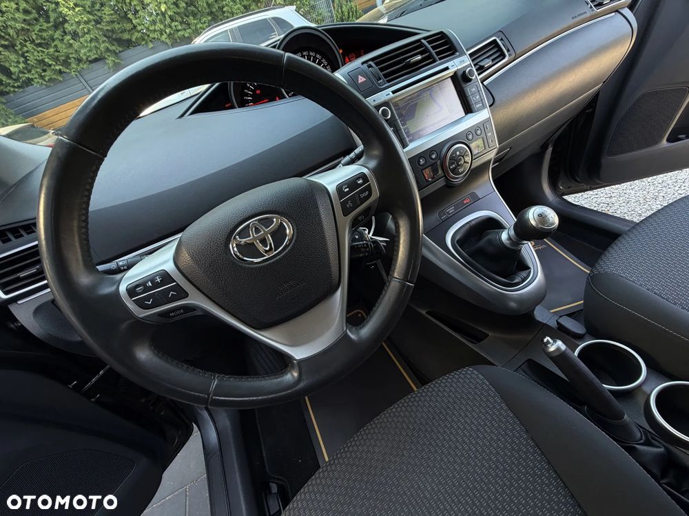 Toyota Verso 1.8 Premium 7os - 29