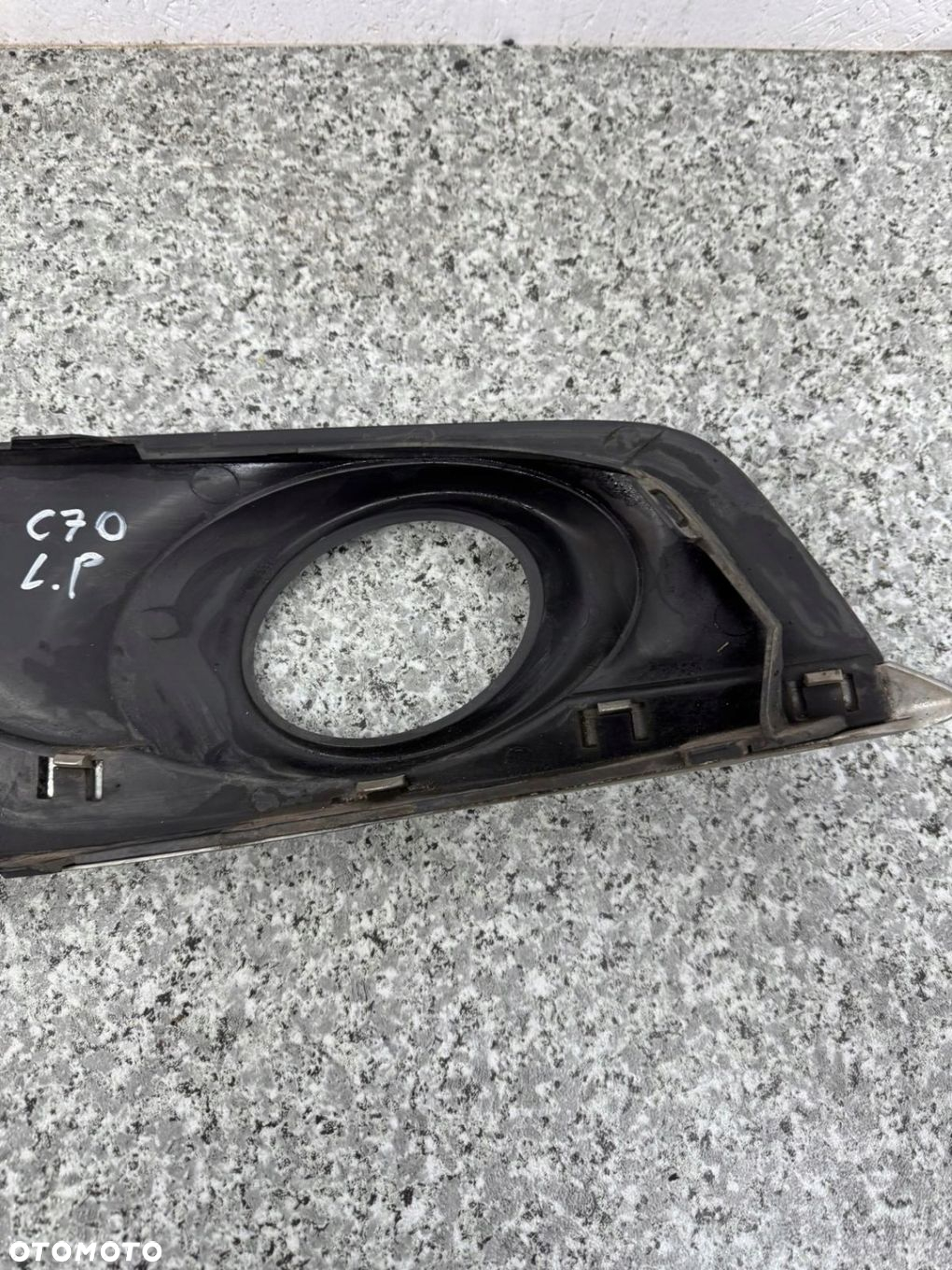 KRATKA RAMKA HALOGENU LEWY PRZÓD VOLVO C70 II 2009-2013 31323594 - 6