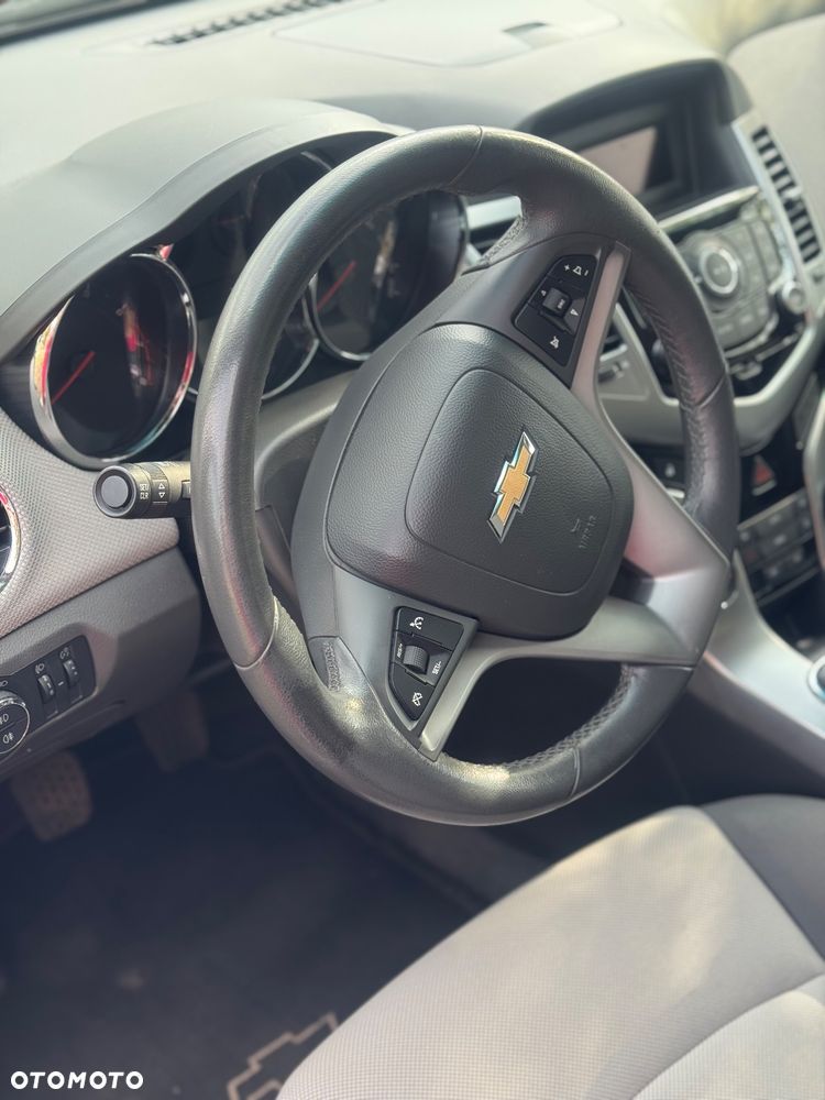 Chevrolet Cruze 1.8 LT - 10