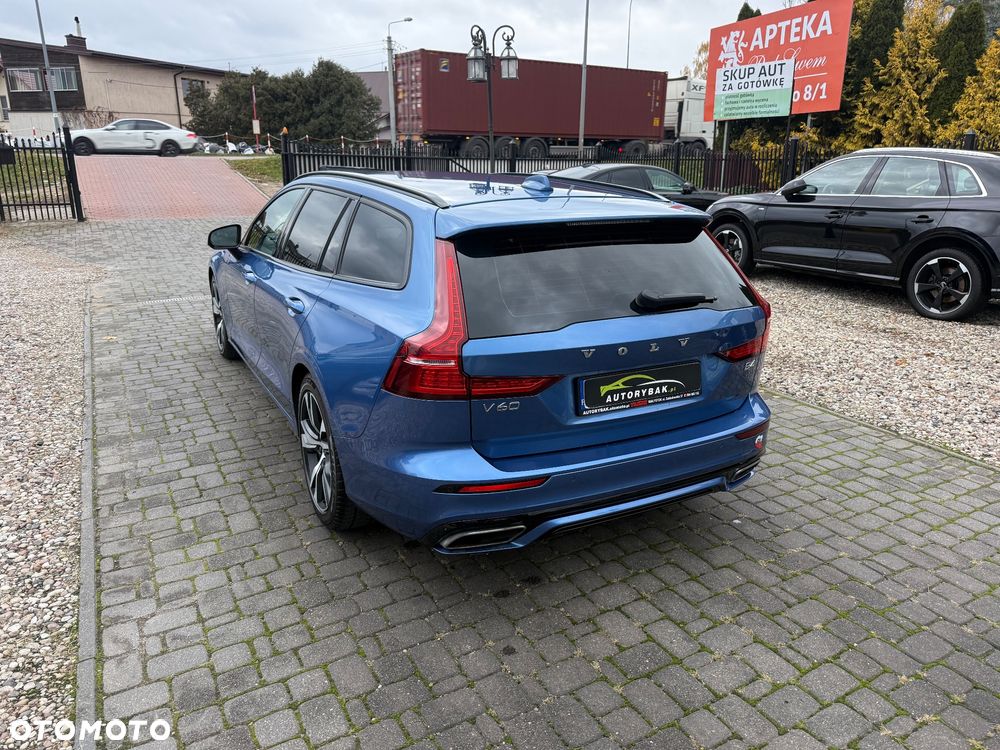 Volvo V60 B4 B R-Design - 33