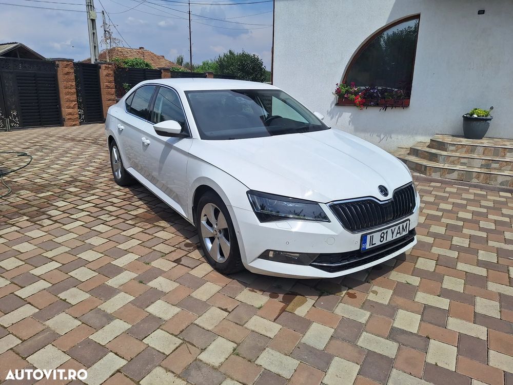 Skoda Superb 2.0 TDI DSG Ambition - 2