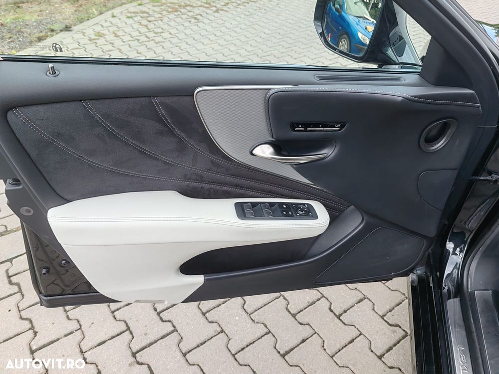Lexus Seria LS - 12