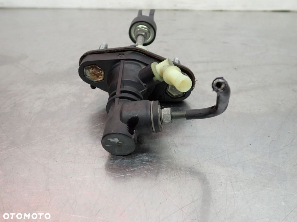 POMPA SPRZĘGŁA TOYOTA COROLLA E15 - 5