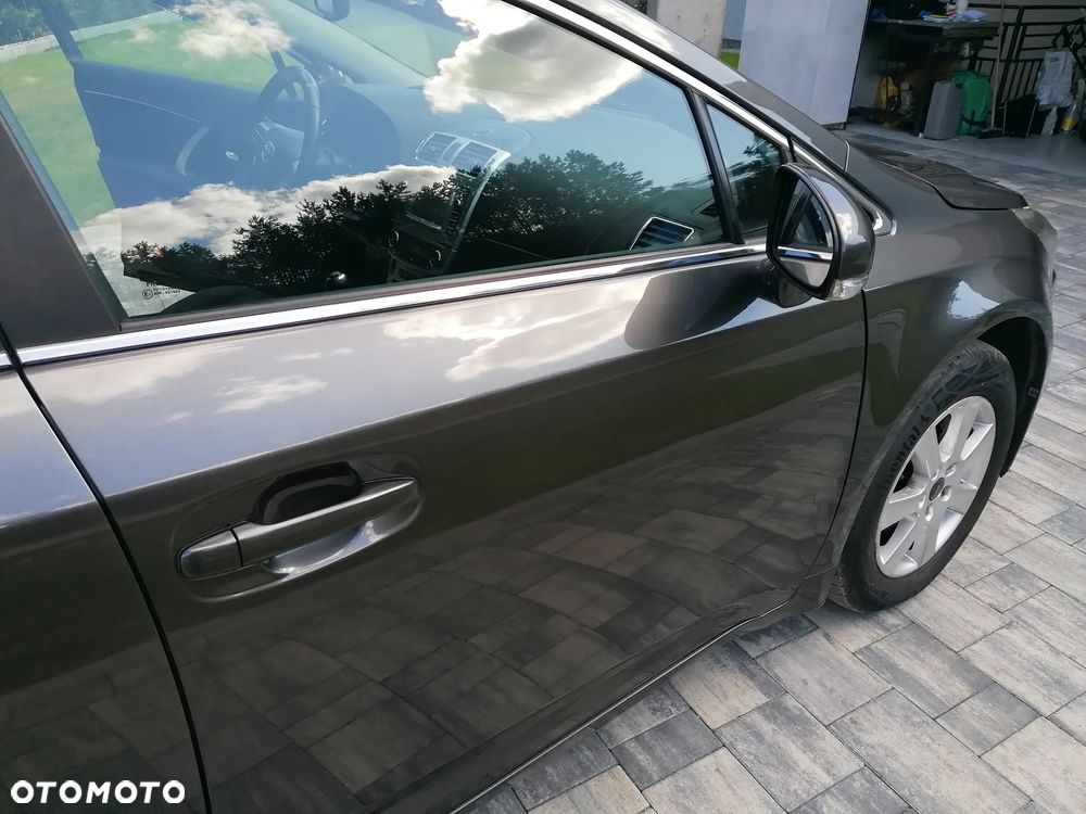 Toyota Avensis 2.0 D-4D Comfort - 4