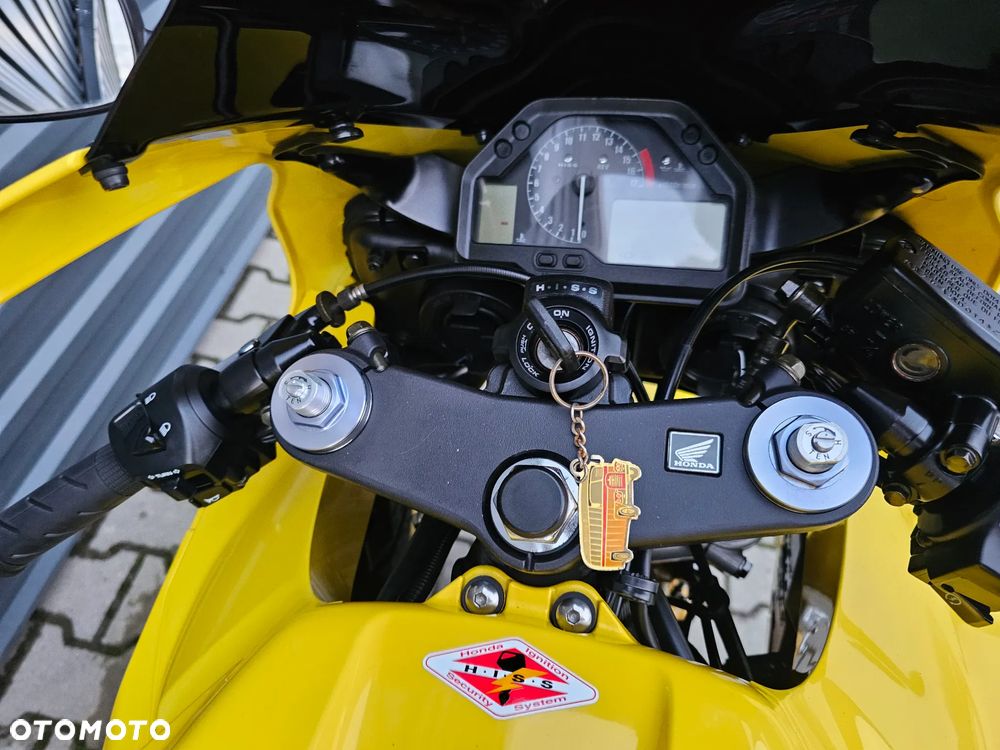 Honda CBR - 9