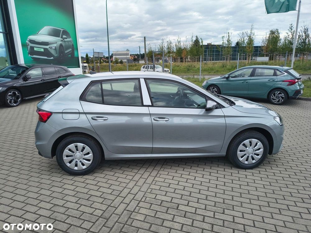 Skoda Fabia 1.0 Essence - 12
