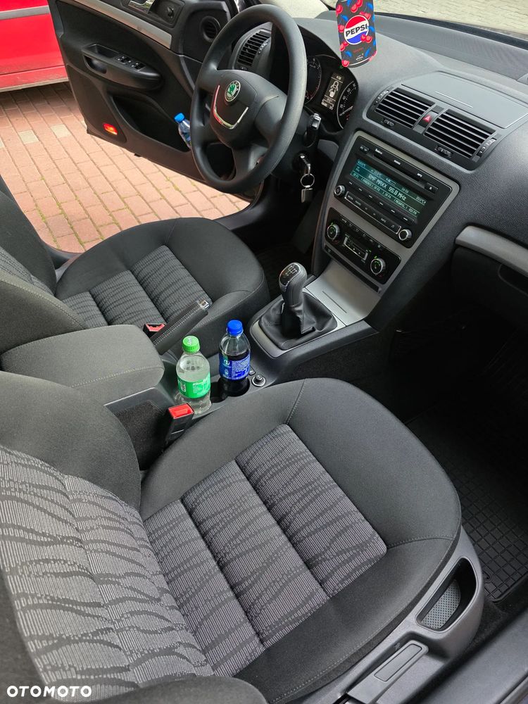 Skoda Octavia 1.6 Elegance - 29