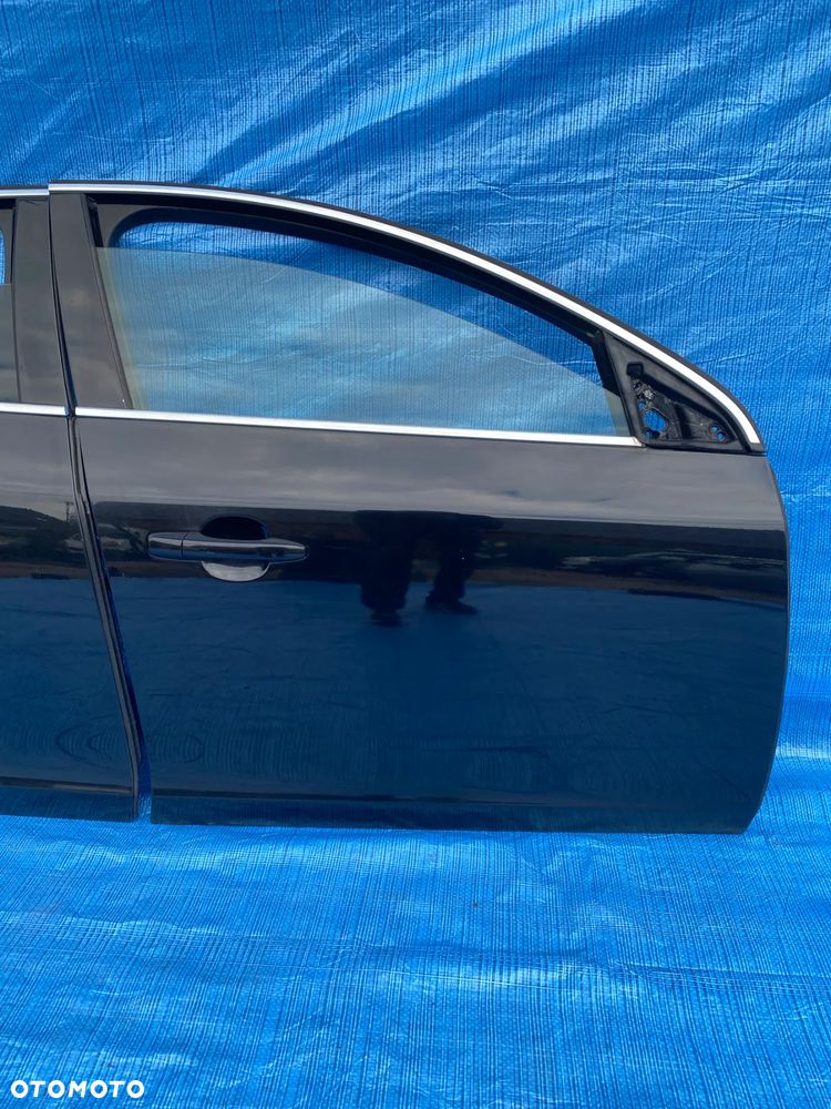 DRZWI PRAWE PRAWY PRZÓD PRZEDNIE VOLVO V60 2011-2018 CZARNE  452-26 - 2