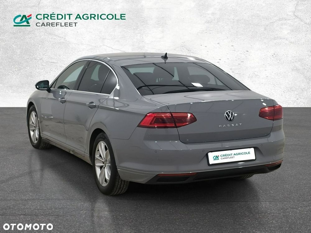Volkswagen Passat - 8