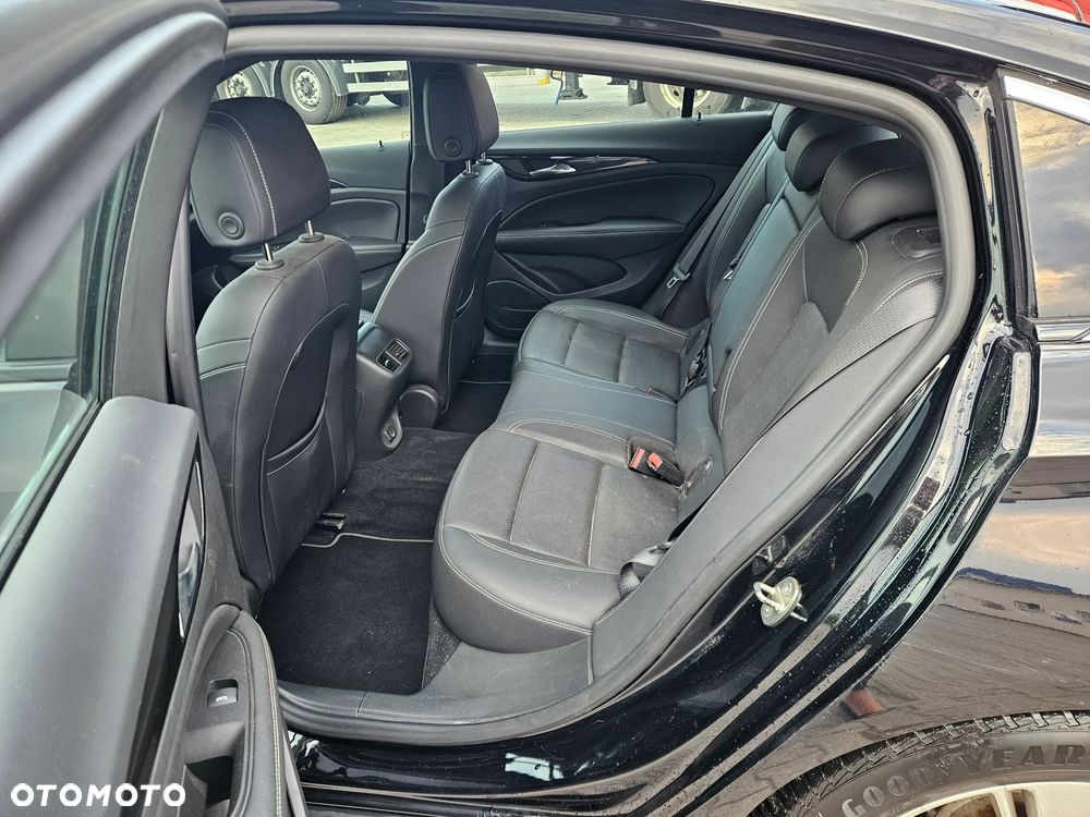 Opel Insignia - 10