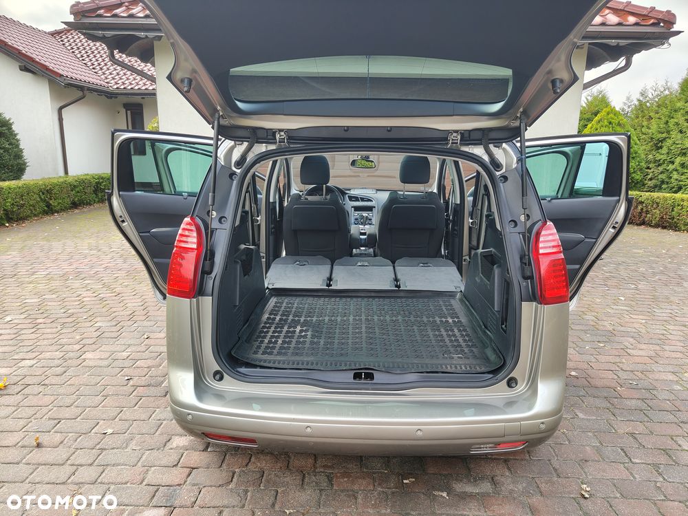 Peugeot 5008 - 19