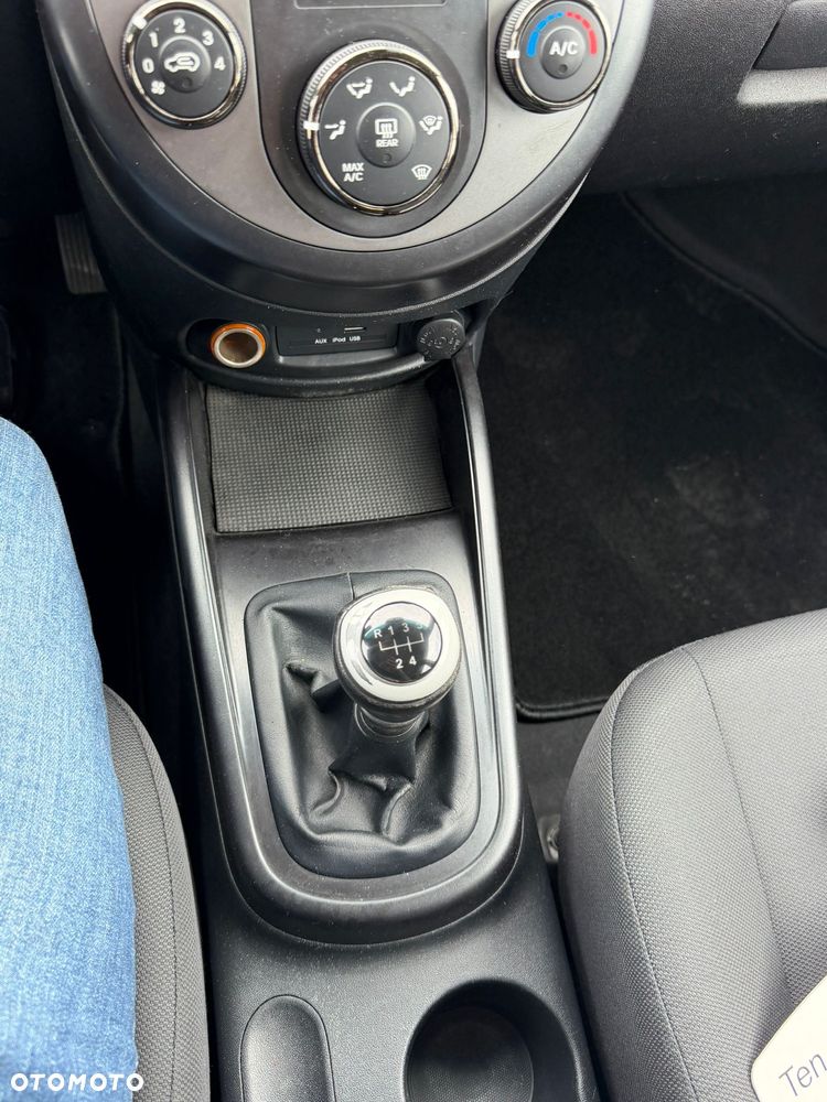 Kia Soul 1.6 CVVT Attract - 17