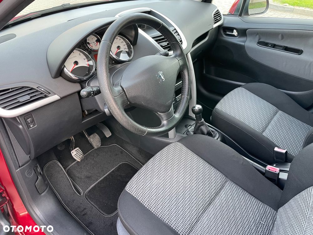 Peugeot 207 - 8