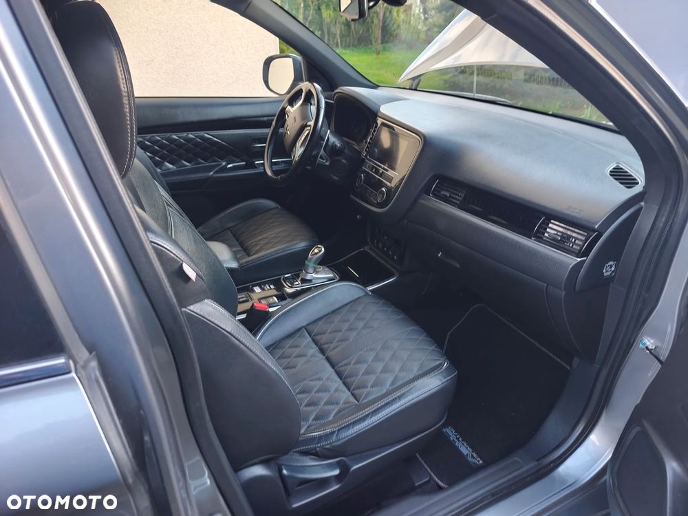 Mitsubishi Outlander 2.4 4WD Diamant - 7