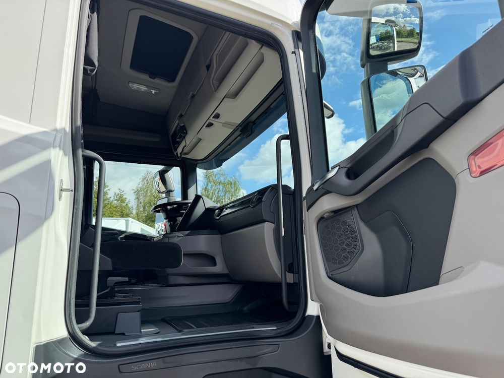 Scania R 450 KONTENER / IZOTERMA 7.40m - WINDA - 29