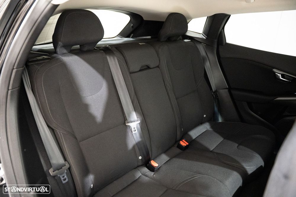 Volvo V40 2.0 D2 Momentum - 20