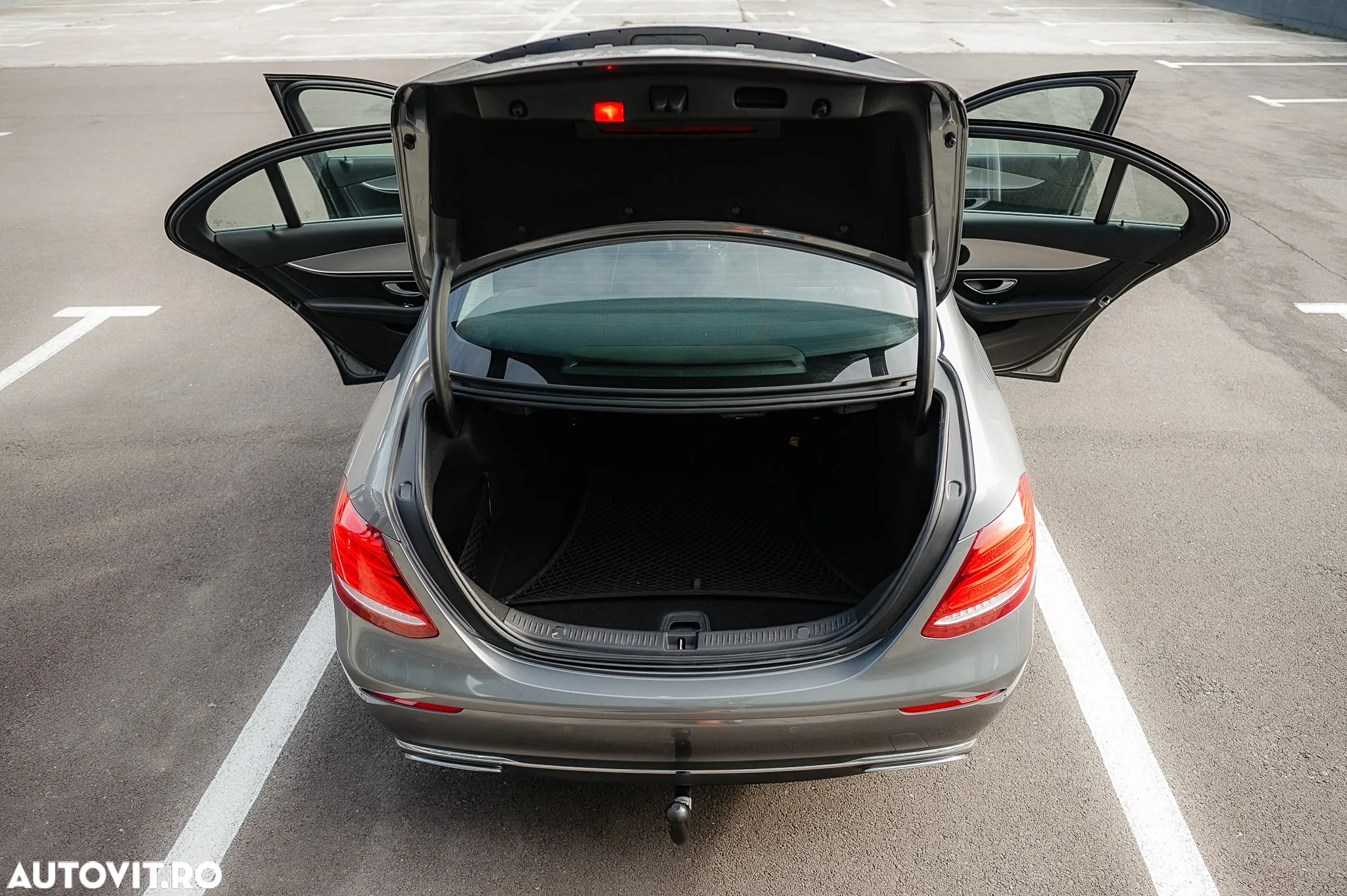 Mercedes-Benz E - 28