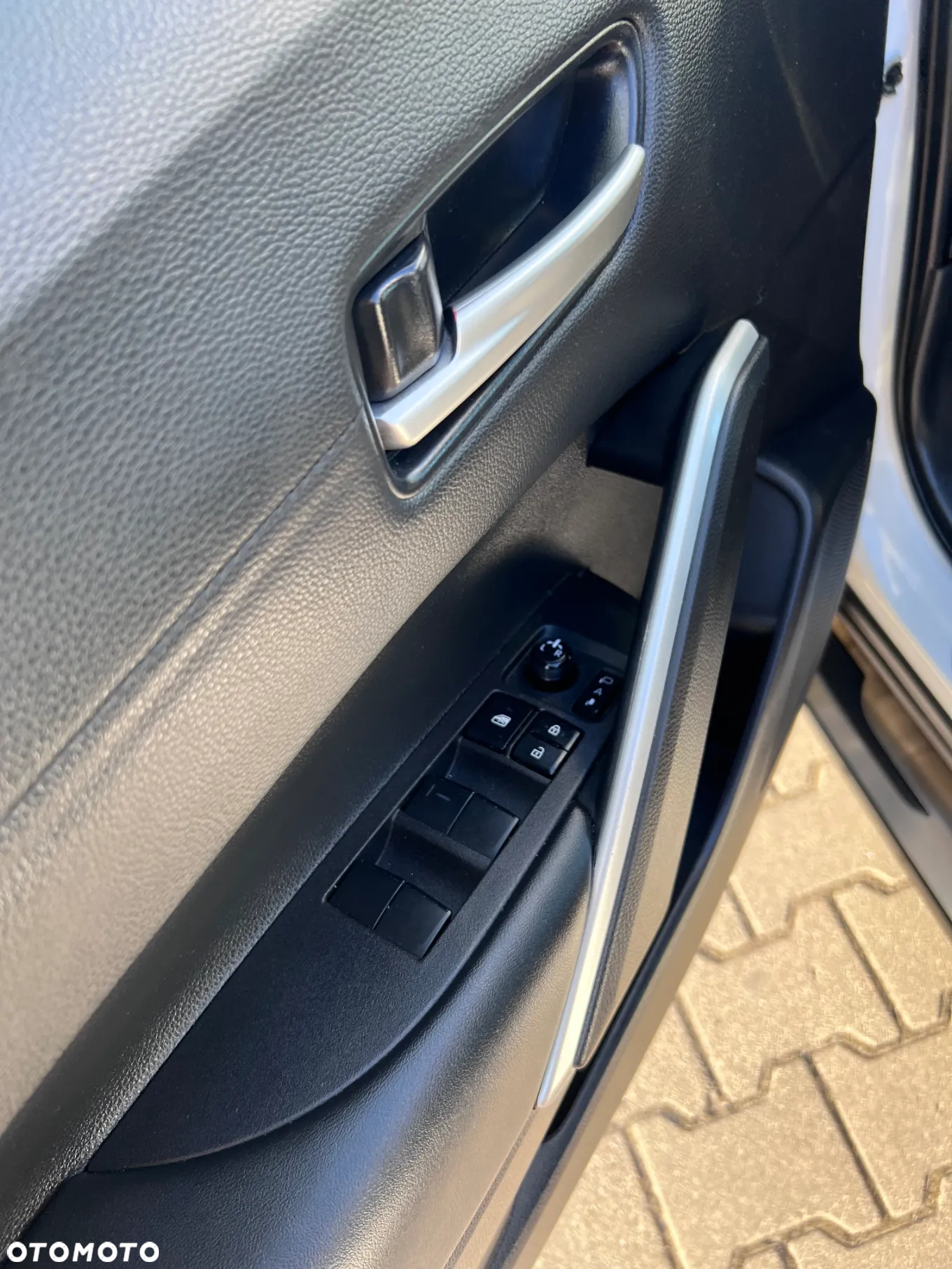 Toyota Corolla Cross 2.0 Hybrid Premiere Edition AWD - 28