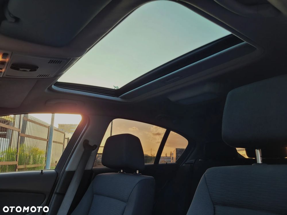 BMW Seria 1 118d - 10