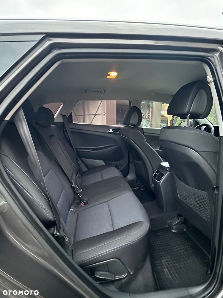 Hyundai Tucson blue 1.7 CRDi 2WD Trend - 12