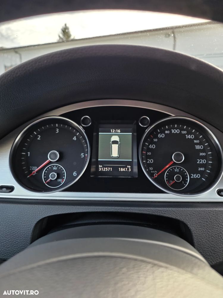 Volkswagen Passat Variant 2.0 TDI DPF DSG Highline - 11