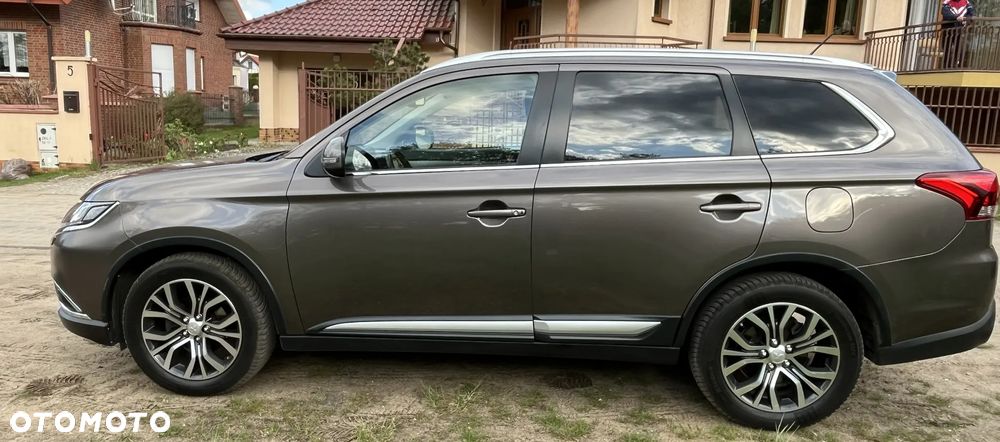 Mitsubishi Outlander 2.0 Intense + 4WD CVT - 8