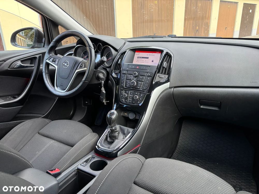 Opel Astra 2.0 CDTI DPF SportsTourer Exklusiv - 10