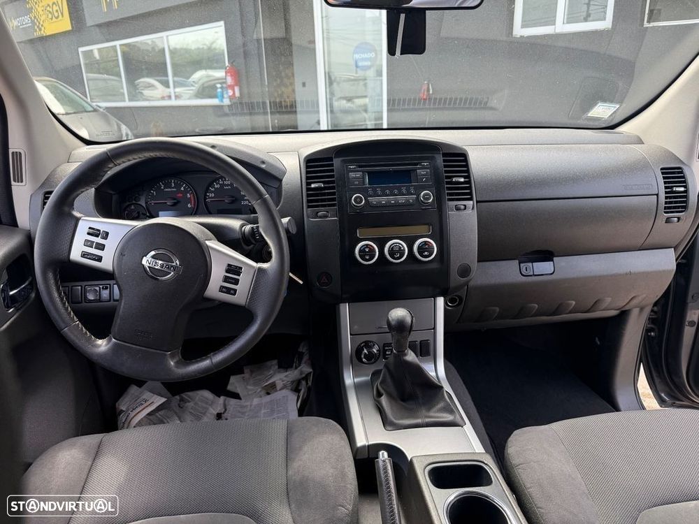 Nissan Navara 2.5 dCi KC SE 4WD - 27