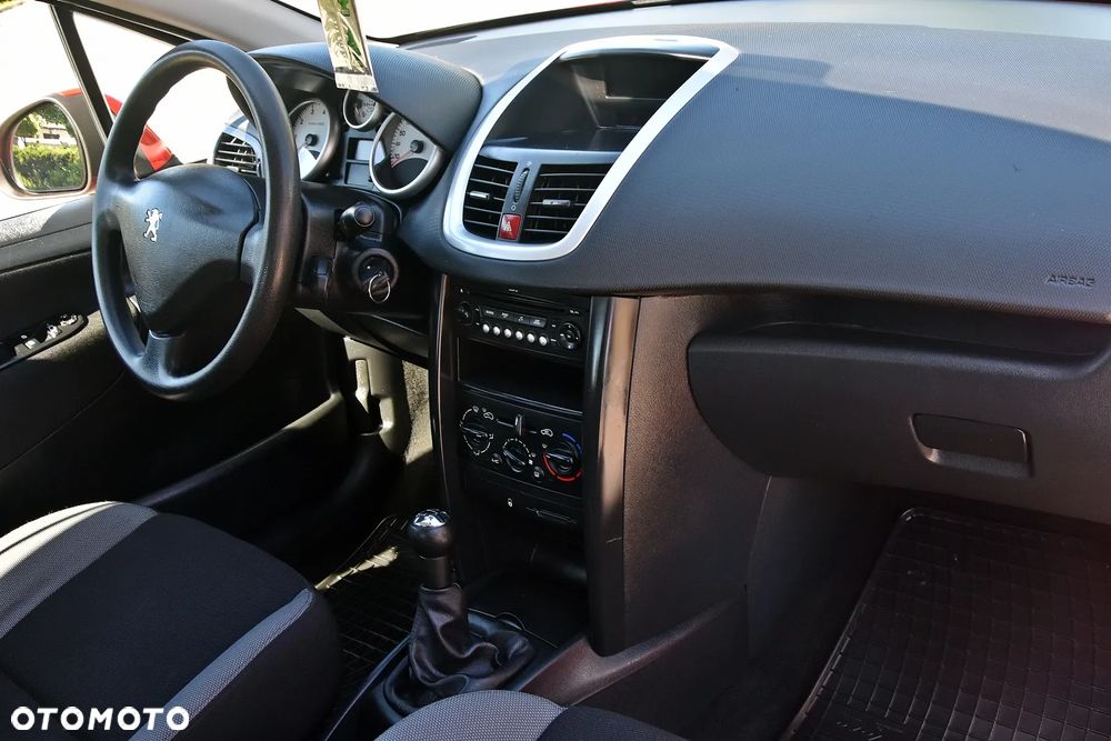 Peugeot 207 1.4 Millesim 200 - 18