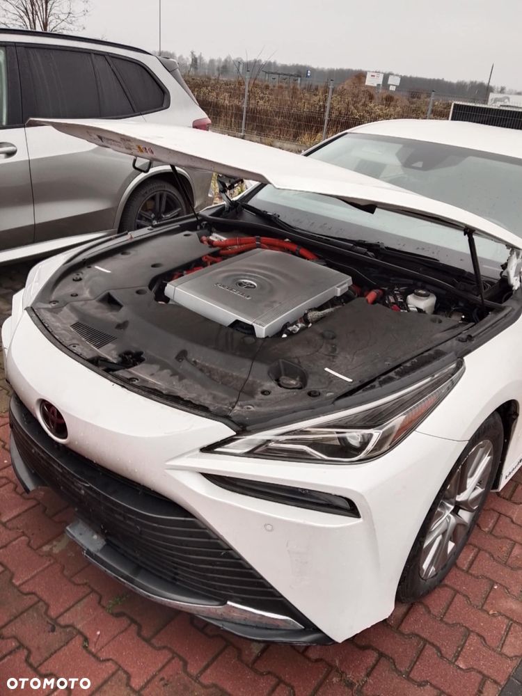 Toyota Mirai Luxury - 8