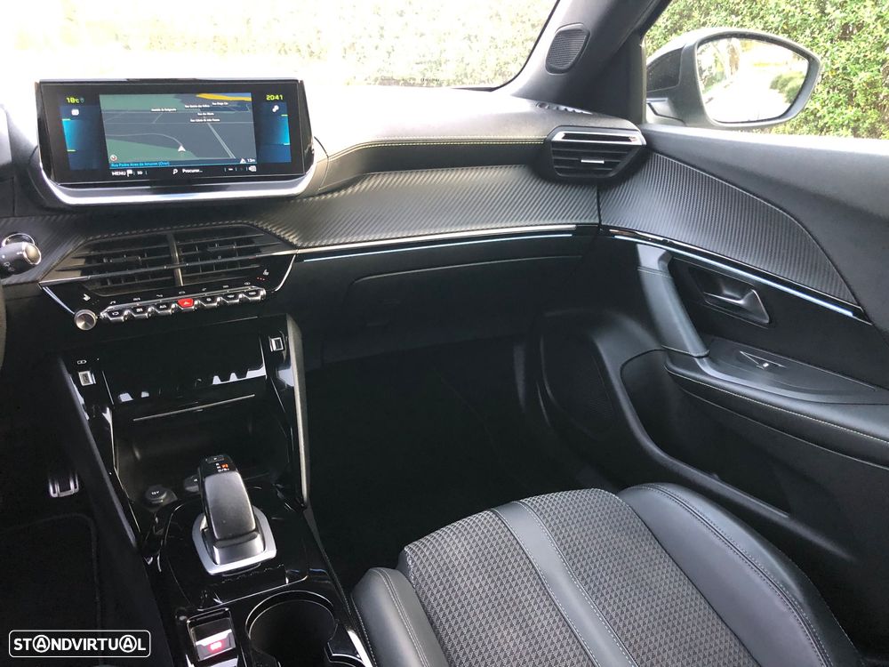 Peugeot e-2008 50 kWh GT - 37