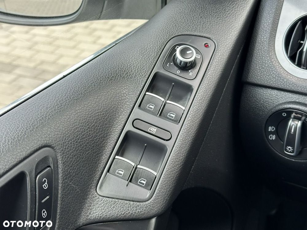 Volkswagen Tiguan 2.0 TDI DPF BlueMotion Technology Sport & Style - 29