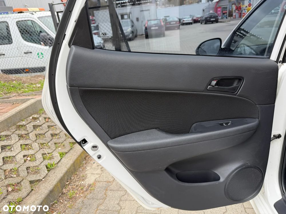 Hyundai i30 1.4 Comfort - 19