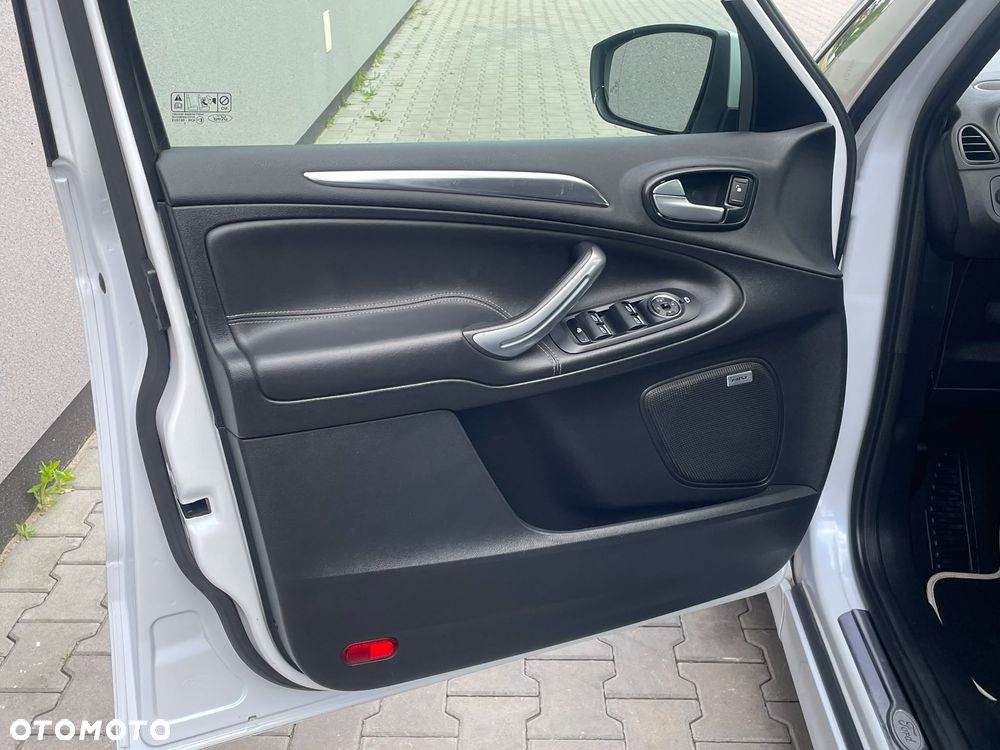 Ford S-Max 2.0 TDCi DPF Titanium X - 13