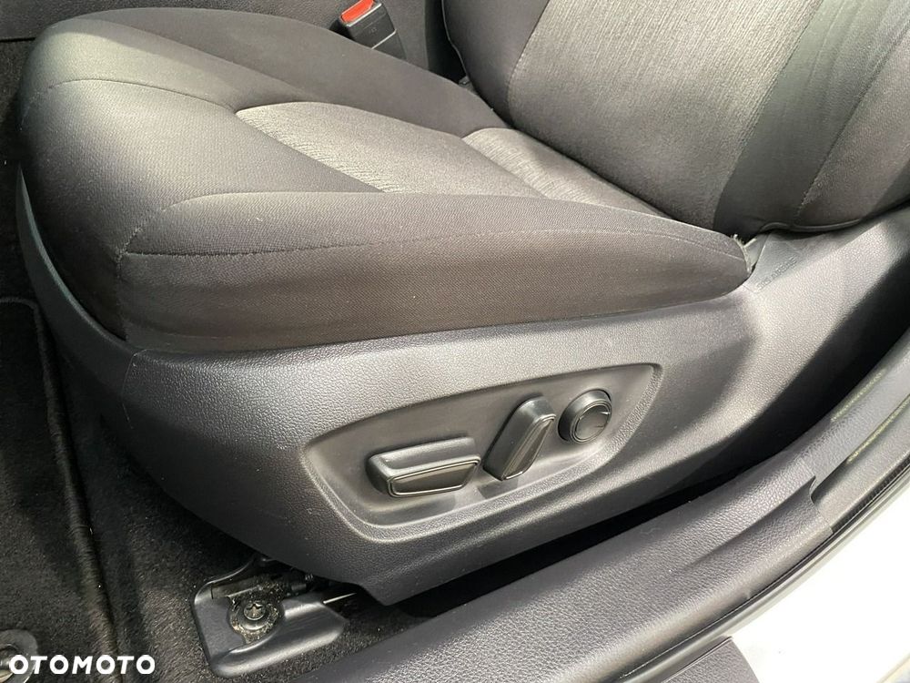 Toyota Camry - 18