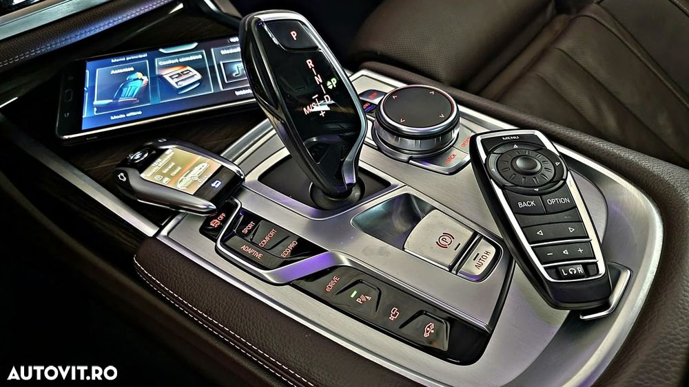BMW Seria 7 740i - 25