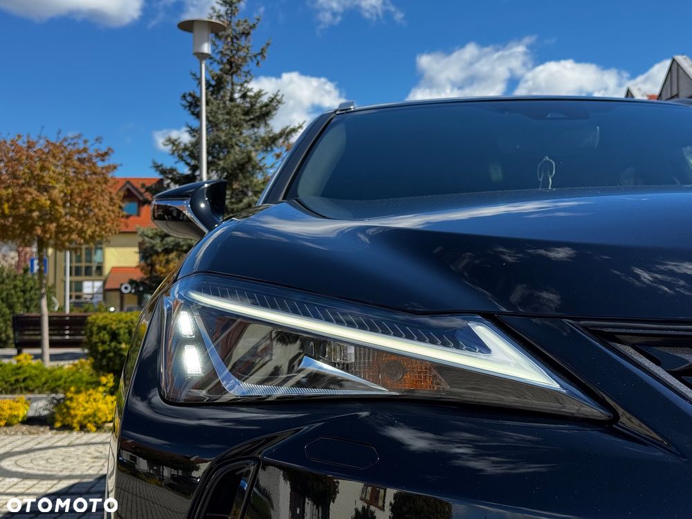 Lexus UX - 37