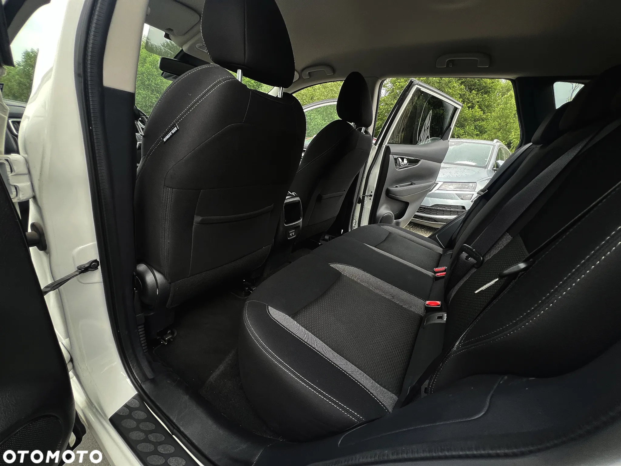 Nissan Qashqai 1.3 DIG-T N-Connecta - 24