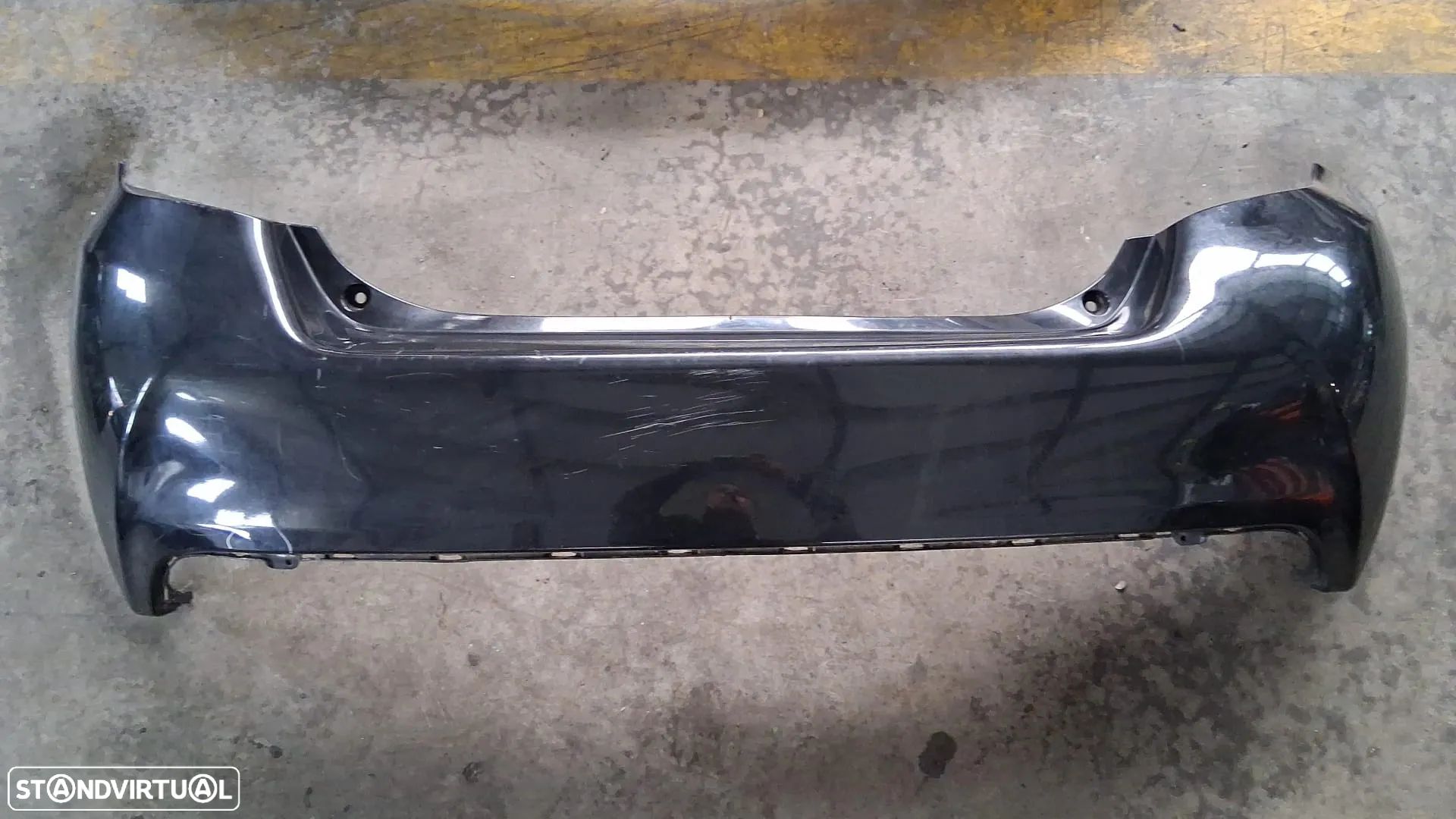 Para-choques traseiro Toyota Yaris P13 2014-2017 - 1