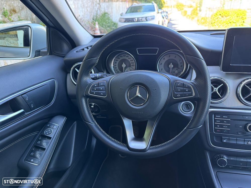 Mercedes-Benz GLA 200 Urban - 9