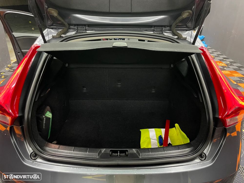 Volvo V40 1.6 D2 Momentum Eco - 25