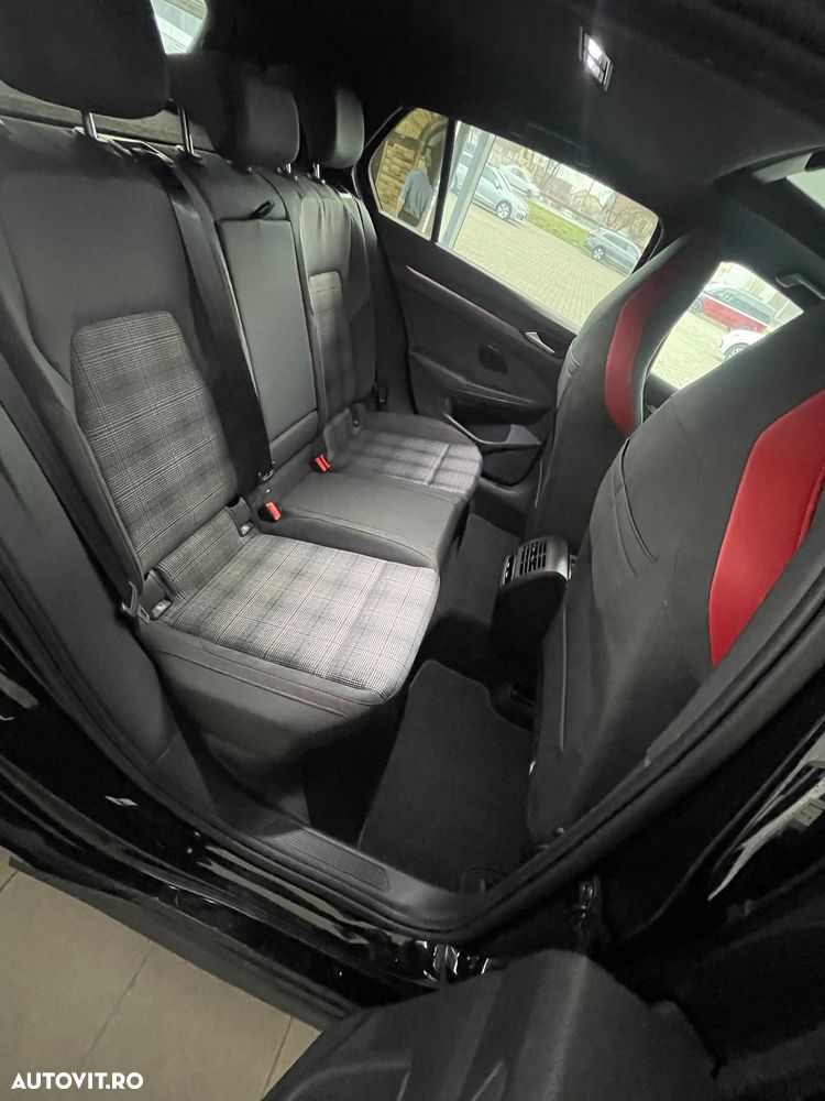 Volkswagen Golf - 29