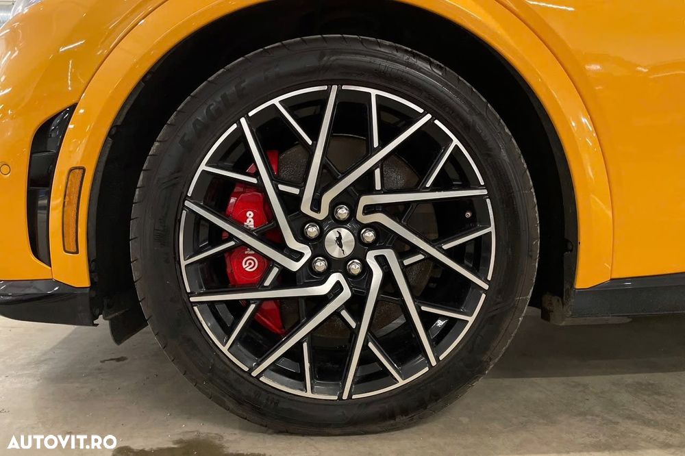 Ford Mustang Mach-E AWD GT - 8